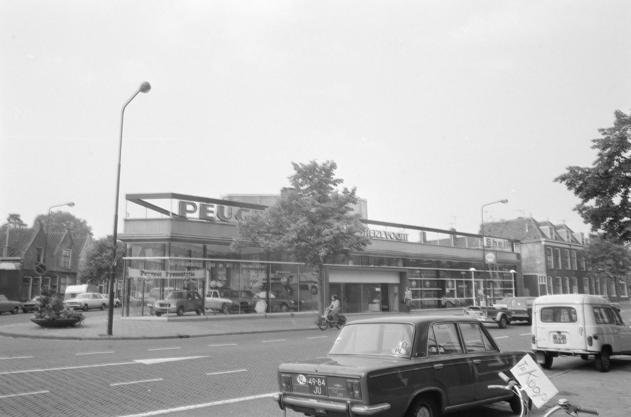 1976 Devilee Reizevoort, hoek Geregracht.jpg